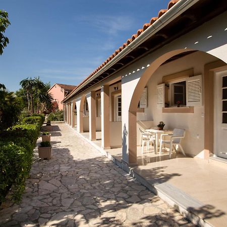 Paradise Village Roda  Luaran gambar