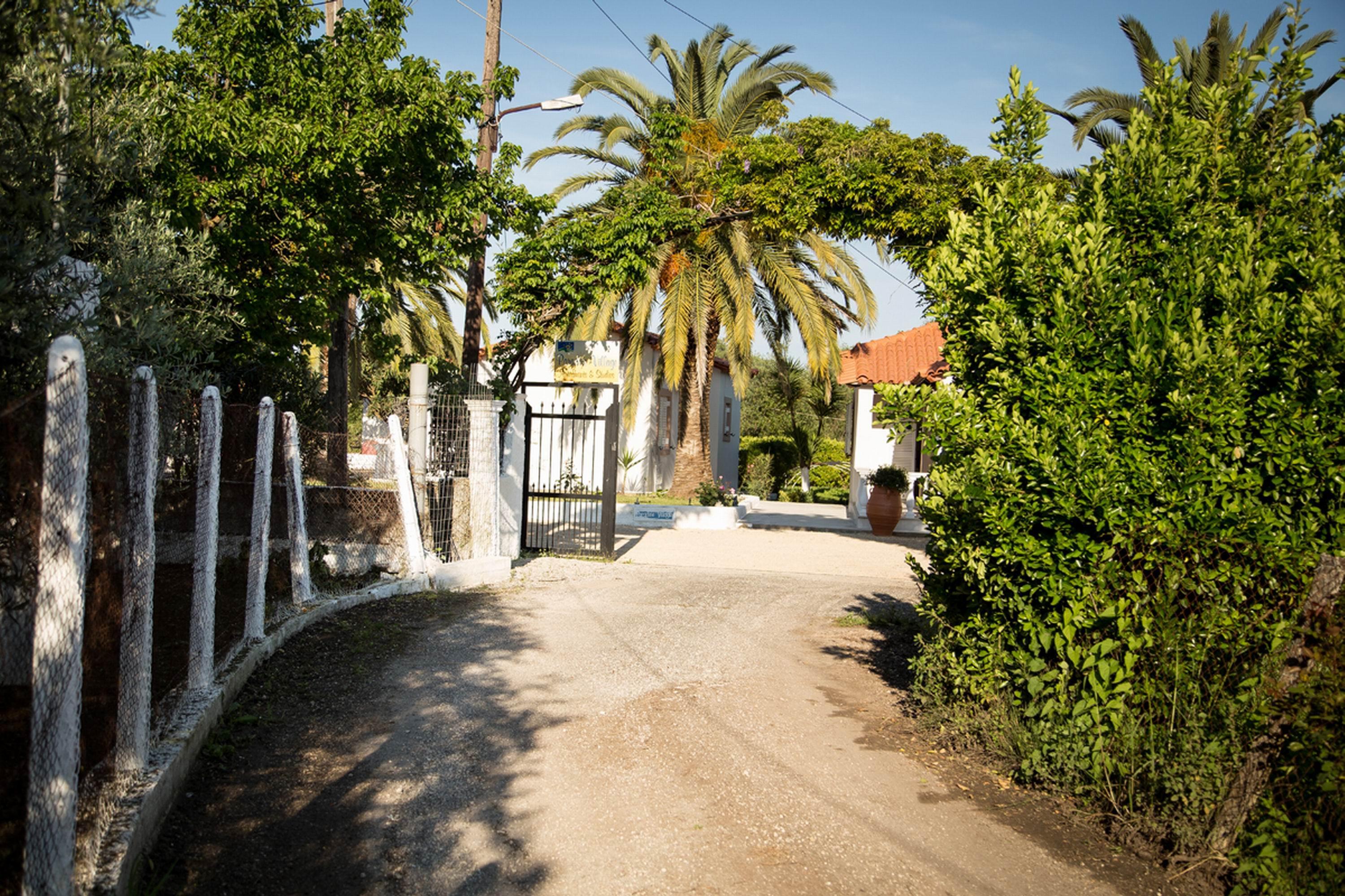 Paradise Village Roda  Luaran gambar