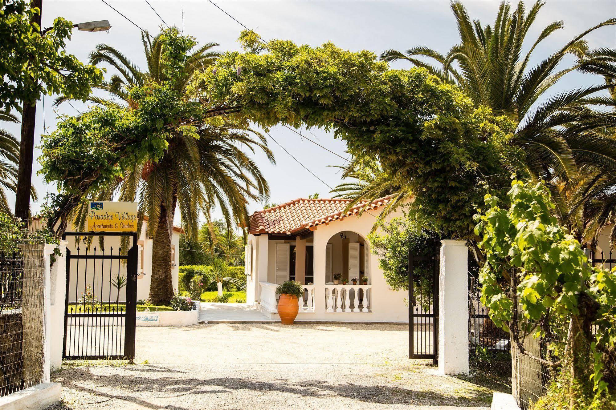 Paradise Village Roda  Luaran gambar